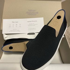 Brand new in box Black Rothy’s size 10